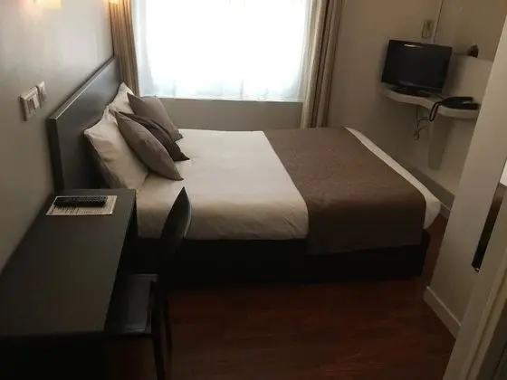 Classic Tek Büyük Yataklı Oda