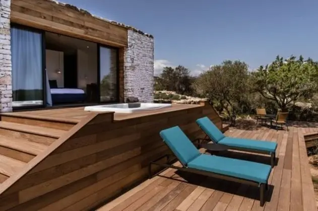 Süit, Sıcak Su Havuzu