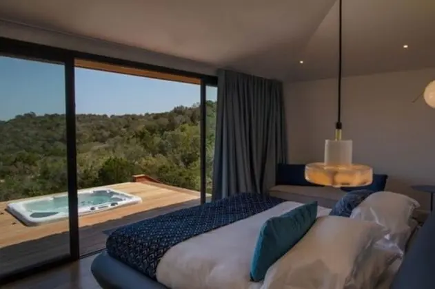 Süit, Sıcak Su Havuzu