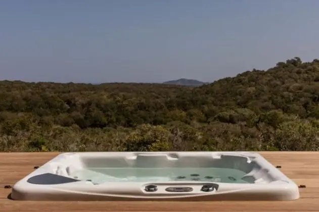 Süit, Sıcak Su Havuzu