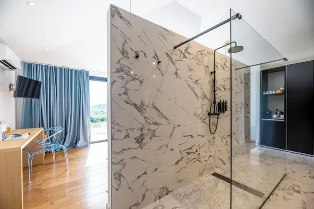 Süit, Sıcak Su Havuzu