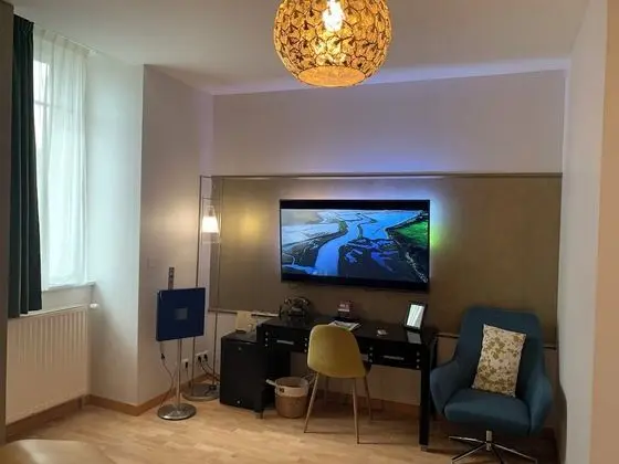 Premium Tek Büyük Yataklı Oda