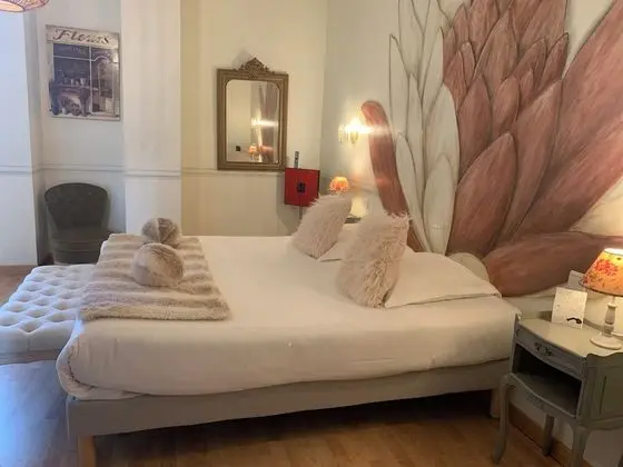 Premium Tek Büyük Yataklı Oda