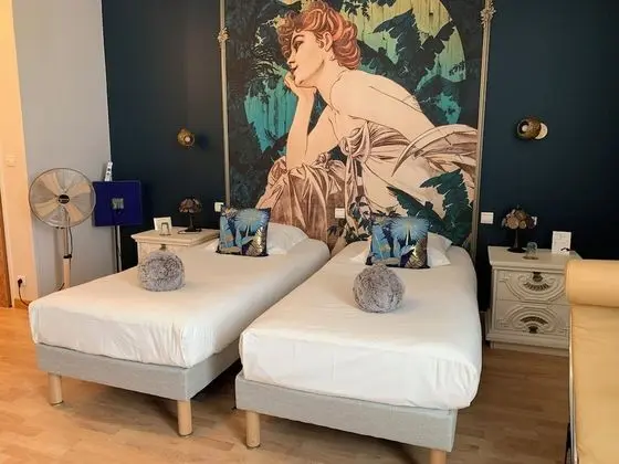 Premium Tek Büyük Yataklı Oda