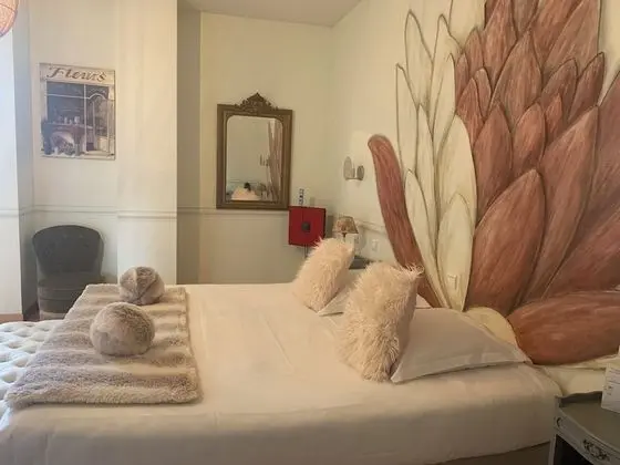 Premium Tek Büyük Yataklı Oda