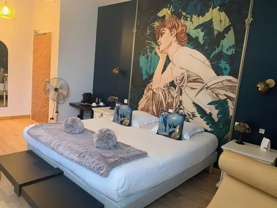 Premium Tek Büyük Yataklı Oda