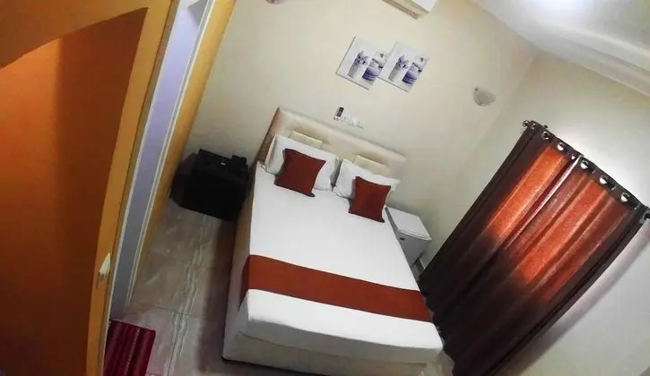 Standard Tek Büyük Yataklı Oda