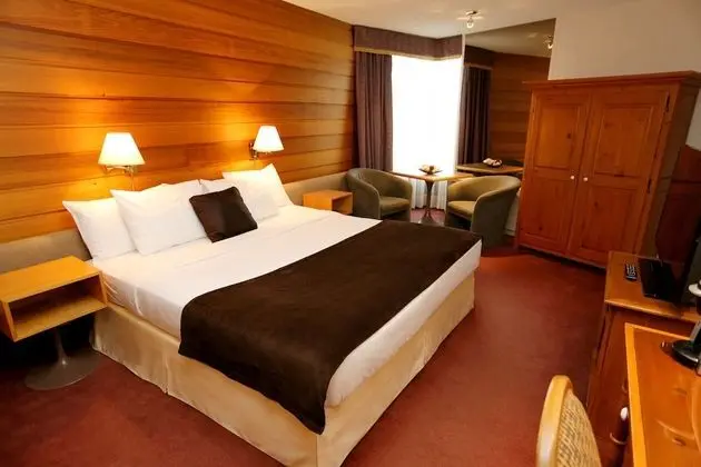 Classic Oda, 1 Büyük (Queen) Boy Yatak