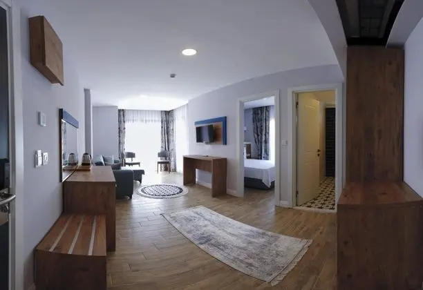 Suite, Deniz Manzaralı, Balkonlu
