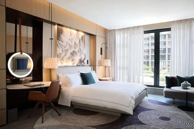 Luxury Oda, Havuz Manzaralı