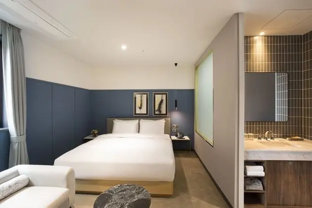 Deluxe Tek Büyük Yataklı Oda (Low Floor)