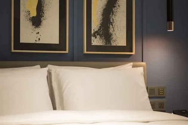 Deluxe Tek Büyük Yataklı Oda (Low Floor)