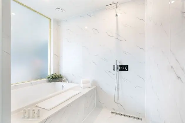 Deluxe Tek Büyük Yataklı Oda (Low Floor)