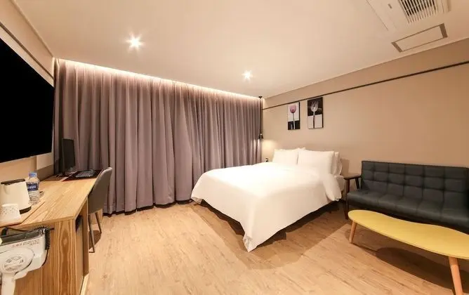 Deluxe Tek Büyük Yataklı Oda