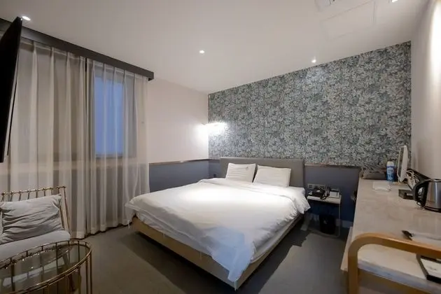 Deluxe Tek Büyük Yataklı Oda