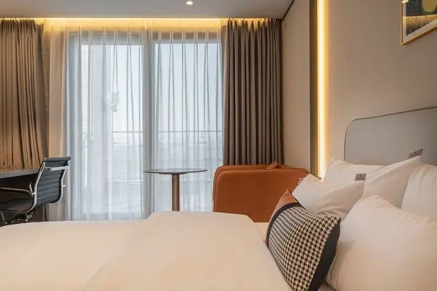 Deluxe Tek Büyük Yataklı Oda