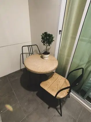Üç Kişilik Oda, Balkon