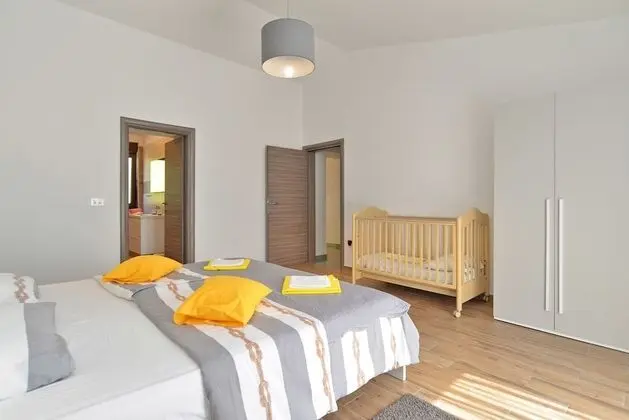 Standard Ev, 6 Yatak Odası (0340)