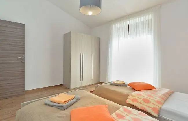 Standard Ev, 6 Yatak Odası (0340)