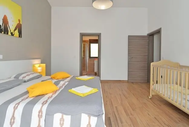 Standard Ev, 6 Yatak Odası (0340)