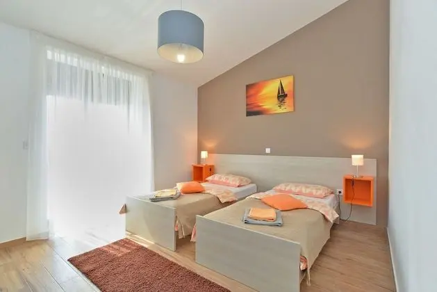 Standard Ev, 6 Yatak Odası (0340)