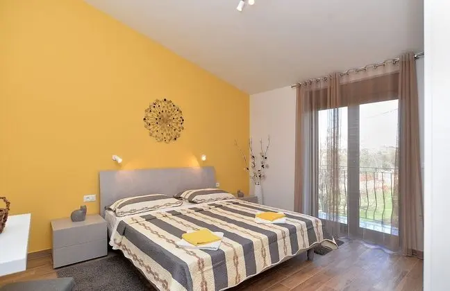 Standard Ev, 6 Yatak Odası (0340)