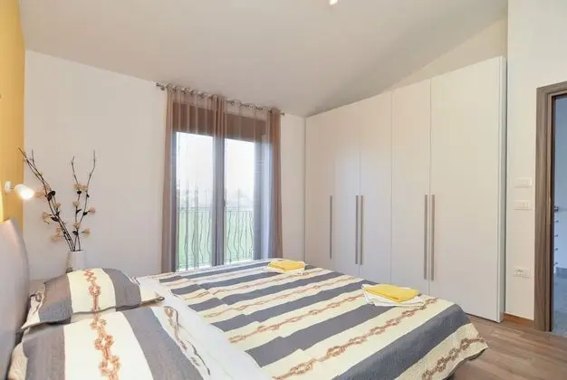 Standard Ev, 6 Yatak Odası (0340)