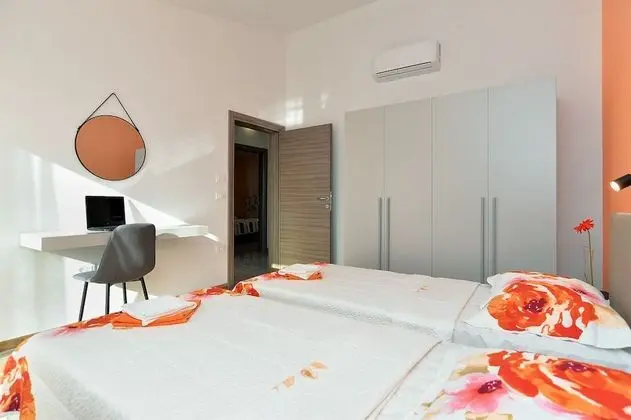 Standard Ev, 6 Yatak Odası (0340)