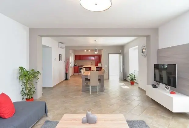 Standard Ev, 6 Yatak Odası (0340)