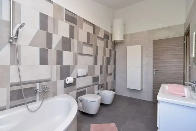 Standard Ev, 6 Yatak Odası (0340)