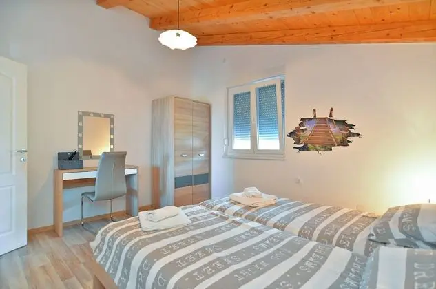 Standard Ev, 5 Yatak Odası (0464)