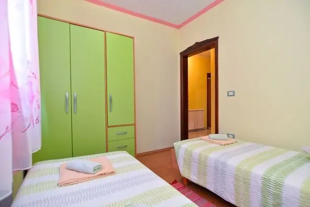 Standard Ev, 6 Yatak Odası (23212)