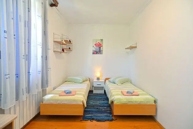 Standard Ev, 6 Yatak Odası (23212)