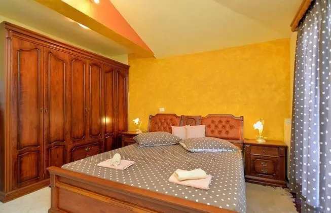 Standard Ev, 6 Yatak Odası (23212)