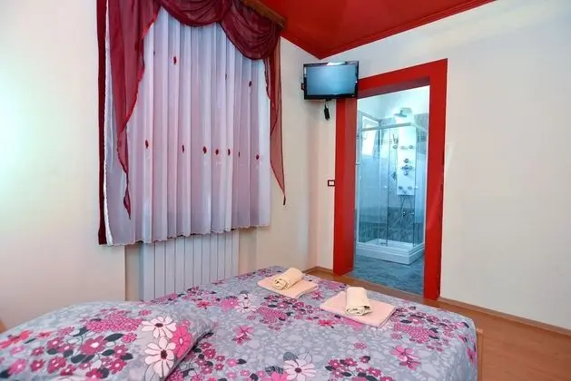 Standard Ev, 6 Yatak Odası (23212)