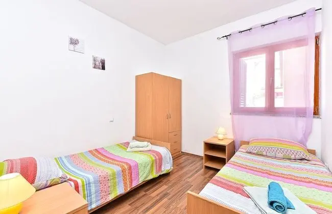 Standard Ev, 6 Yatak Odası (25323)