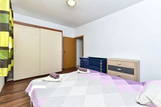 Standard Ev, 6 Yatak Odası (25323)