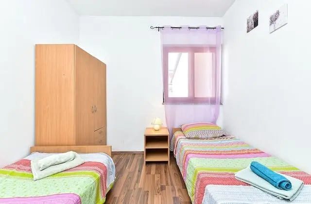 Standard Ev, 6 Yatak Odası (25323)