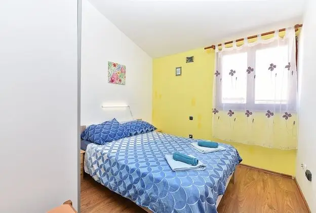 Standard Ev, 6 Yatak Odası (25323)