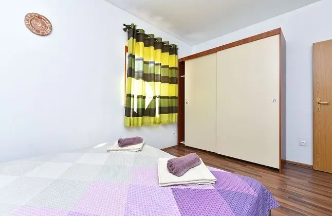 Standard Ev, 6 Yatak Odası (25323)