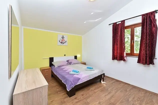 Standard Ev, 6 Yatak Odası (25323)