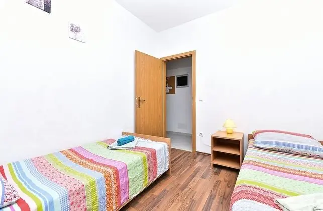 Standard Ev, 6 Yatak Odası (25323)