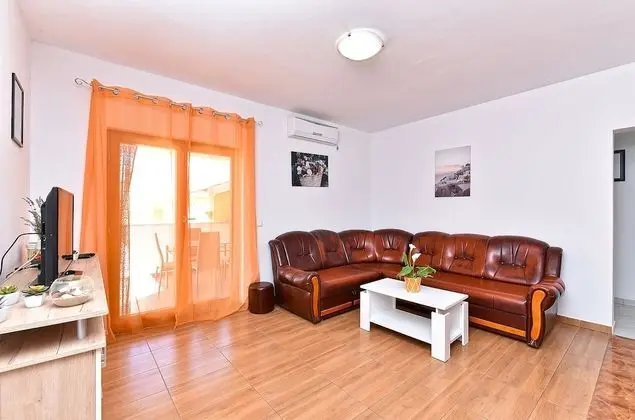 Standard Ev, 6 Yatak Odası (25323)