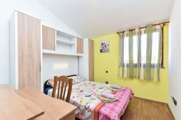 Standard Ev, 6 Yatak Odası (25323)