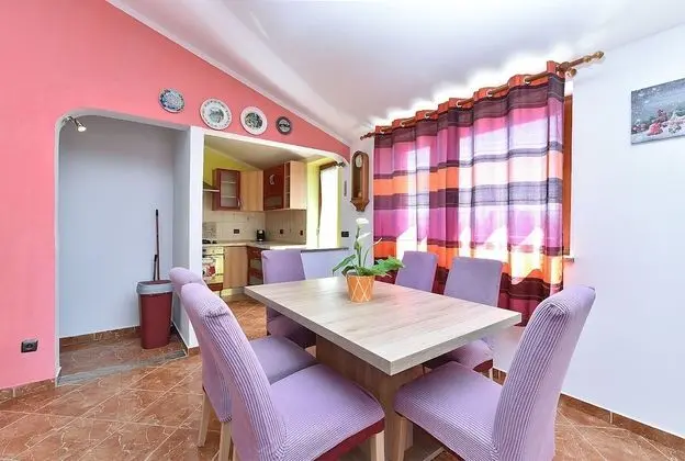 Standard Ev, 6 Yatak Odası (25323)