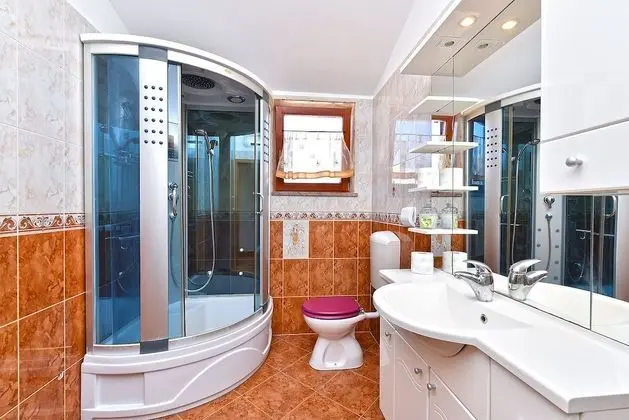 Standard Ev, 6 Yatak Odası (25323)