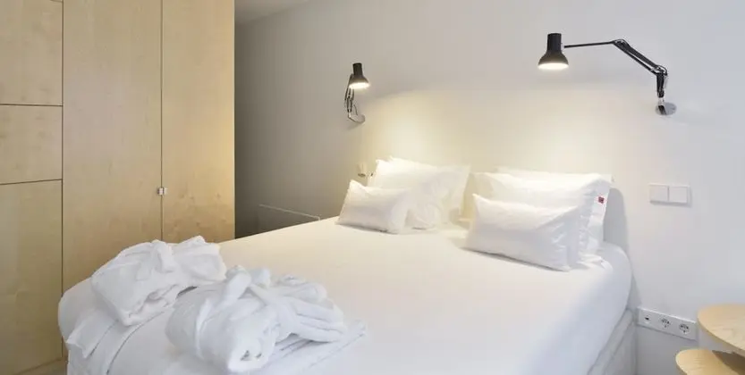 Apart Daire, 1 Yatak Odası (Pedro Cabrita Reis)