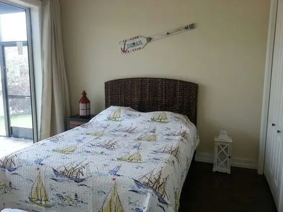 Ev, 4 Yatak Odası, Kişiye Özel Havuzlu, Kanal Manzaralı (3 Bathrooms)