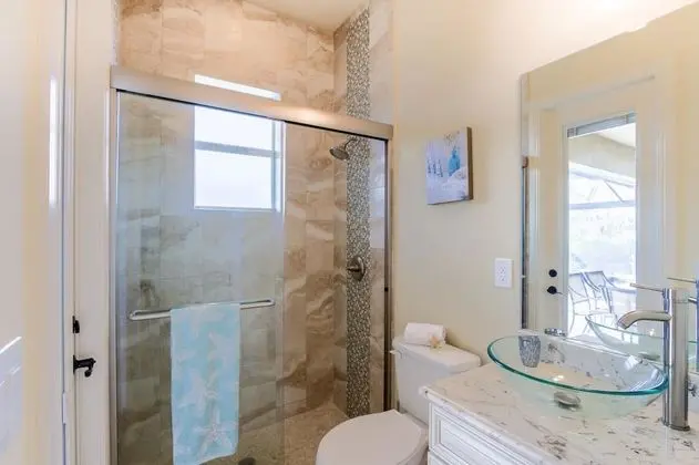 Ev, 4 Yatak Odası, Kişiye Özel Havuzlu, Kanal Manzaralı (3 Bathrooms)