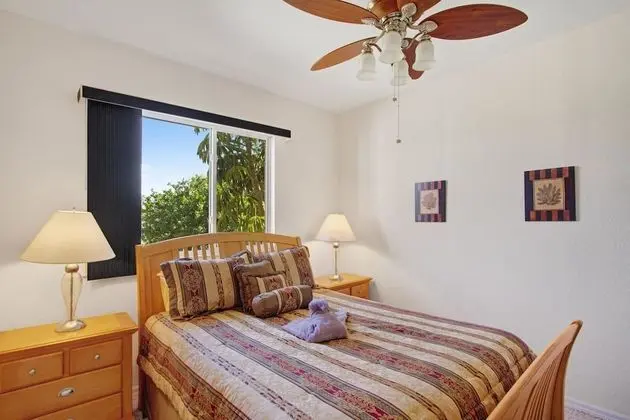 Ev, 4 Yatak Odası, Kişiye Özel Havuzlu, Kanal Manzaralı (2 Bathrooms)